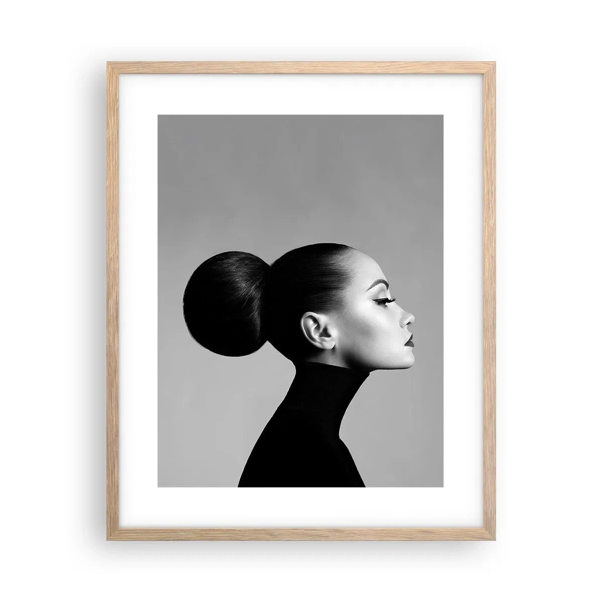 Poster în ramă de stejar deschis - Nefertiti contemporană - 40x50 cm