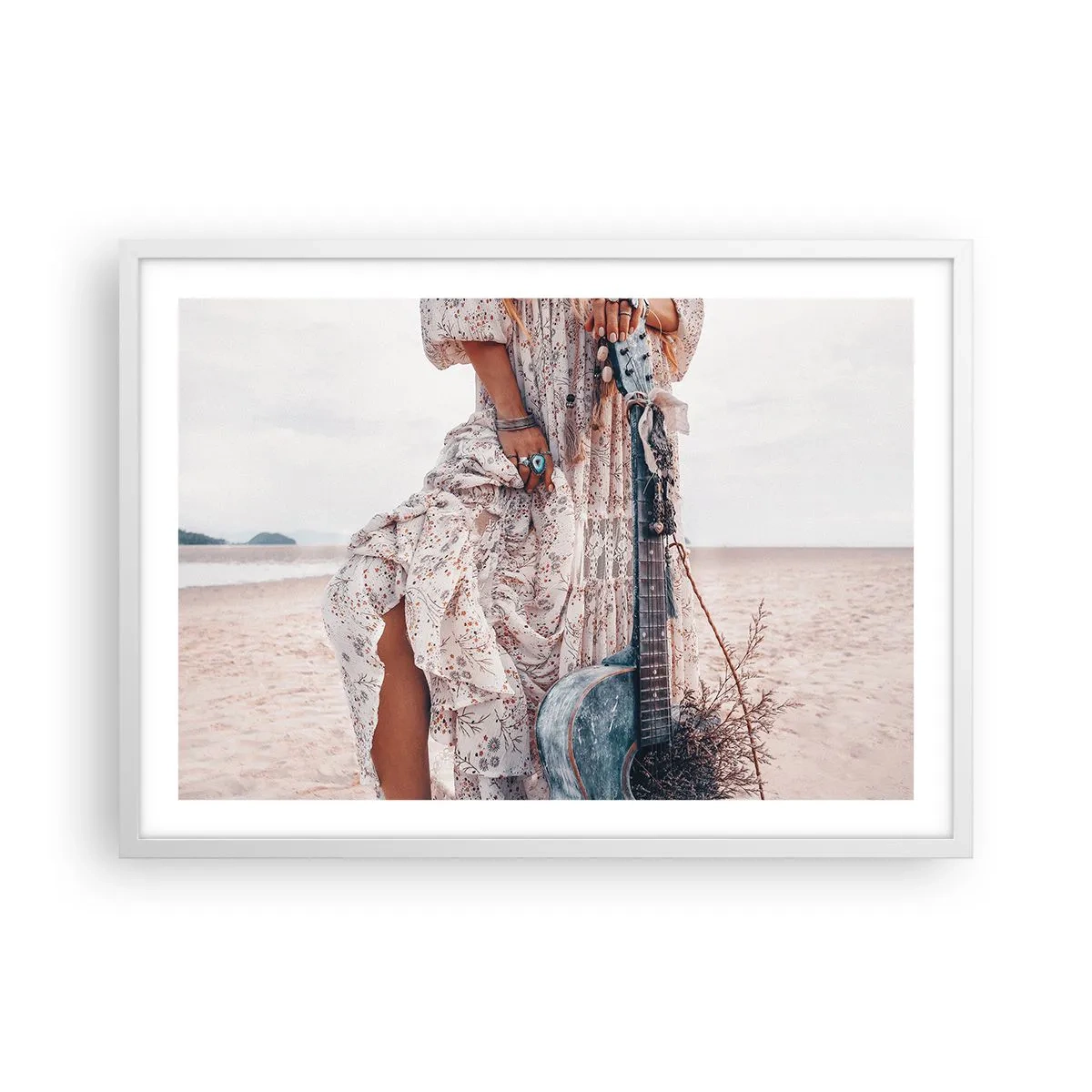 Poster în ramă albă - Hippie pe drum - 70x50 cm