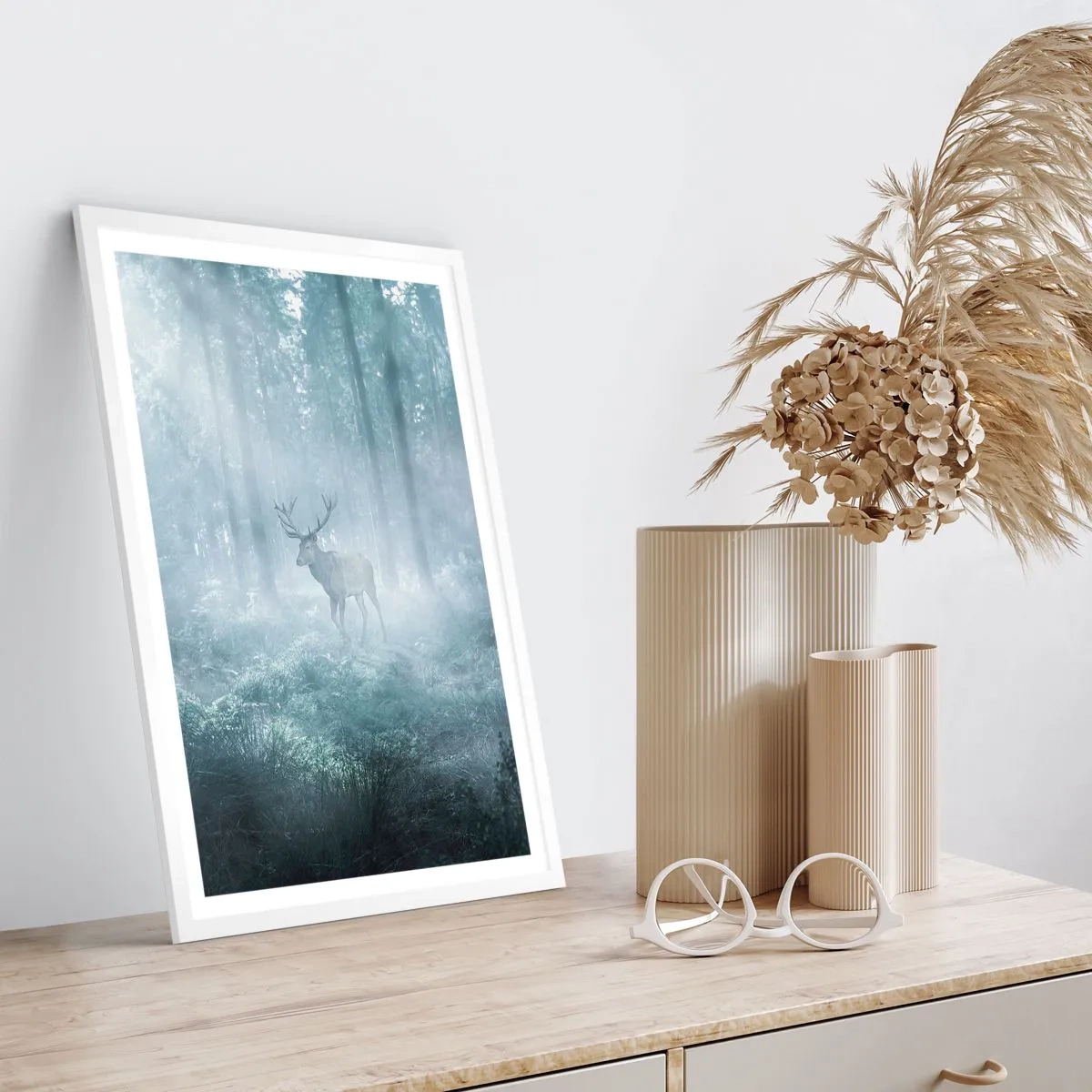 Poster în ramă albă - Plimbarea de dimineață prin regat - 30x40 cm