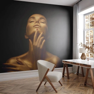 Fototapetă personalizată Premium Canvas - Ca mătasea aurie - Femeie, Chipul de femeie, Corp
