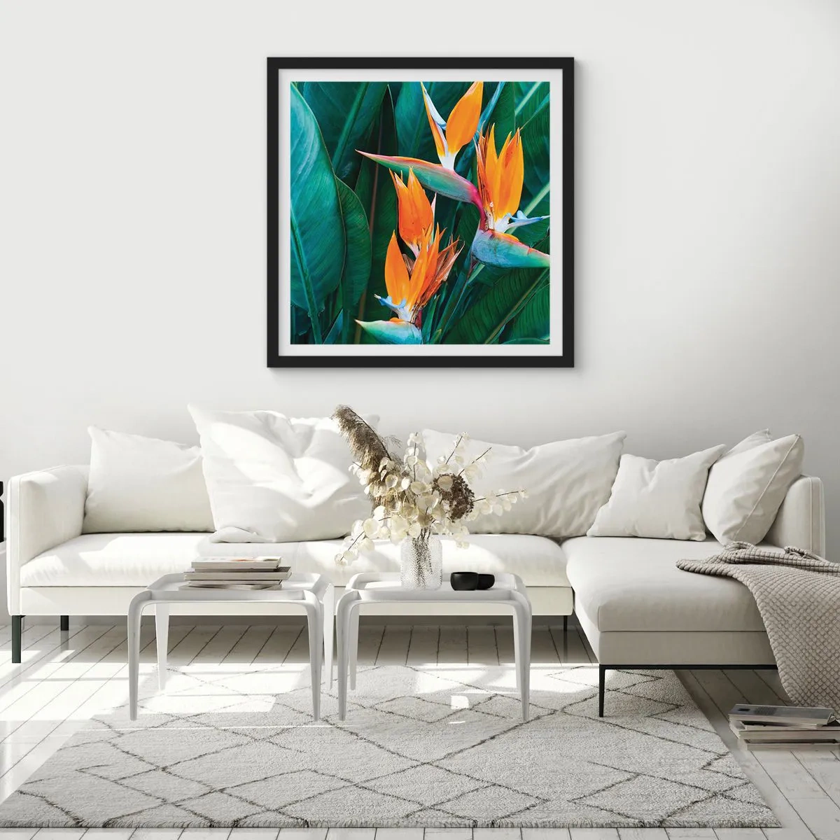 Poster în ramă neagră - Este o floare sau o pasăre? - 30x30 cm
