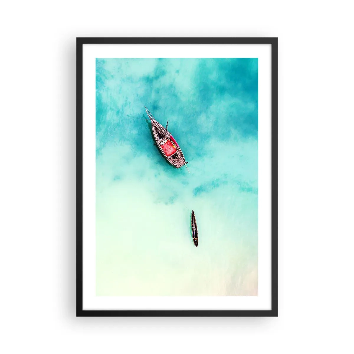 Poster în ramă neagră - Bărci pe ape turcoaz văzute din perspectiva unei păsări - 50x70cm - Pe plajele din Zanzibar, când apele în exces... - Decorațiune modernă pentru perete pentru living și dormitor ARTTOR