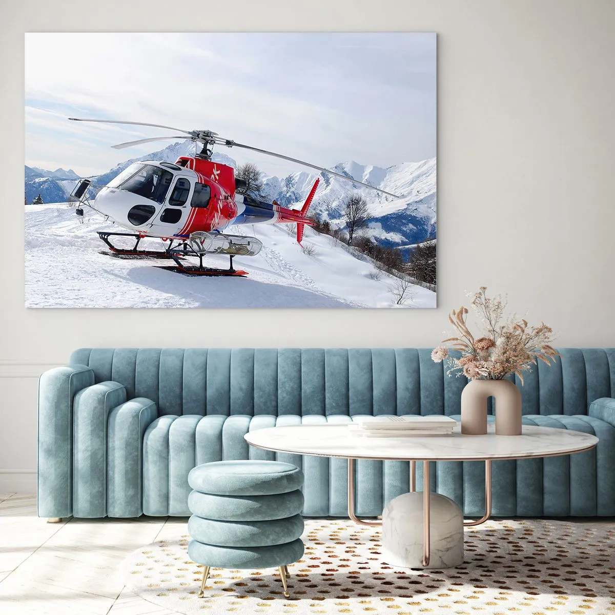 Tablou pe sticlă - Un elicopter roșu într-un peisaj montan de iarnă - 70x50cm - Întotdeauna gata - Decorațiune modernă pentru perete pentru living și dormitor ARTTOR
