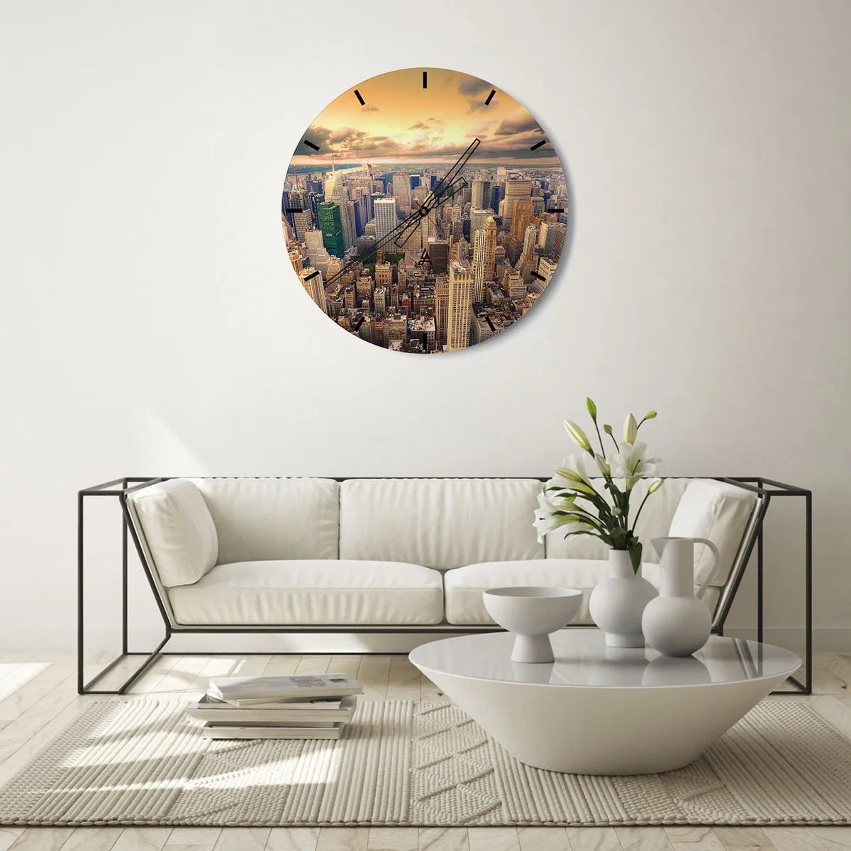 Ceas de perete - Ceas pe sticlă - Panoramă a orașului la apus în nuanțe calde - 30x30cm - O metropolă aurită - Decorațiune modernă pentru perete pentru living, bucătărie și dormitor ARTTOR