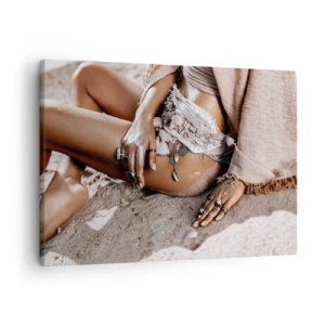 Tablou pe pânză Canvas - Femeie boho pe plajă cu bijuterii - 70x50cm - Aruncată de valuri? - Decorațiune modernă pentru perete pentru living și dormitor ARTTOR