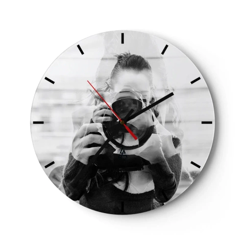 Ceas de perete - Ceas pe sticlă - Femeie cu un aparat foto într-o expunere dublă artistică - 30x30cm - Creator și material - Decorațiune modernă pentru perete pentru living, bucătărie și dormitor ARTTOR