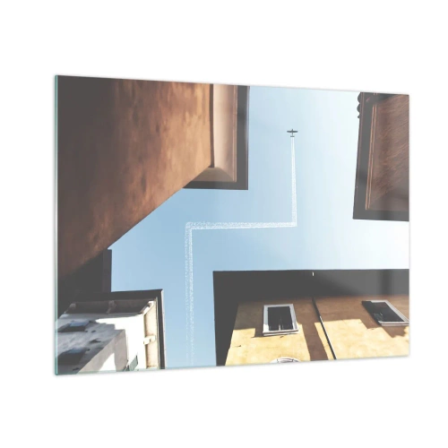 Tablou pe sticlă - Un avion deasupra orașului văzut dintr-o curte interioară dintre case de tip bloc - 70x50cm - Deasupra labirintului urban - Decorațiune modernă pentru perete pentru living și dormitor ARTTOR