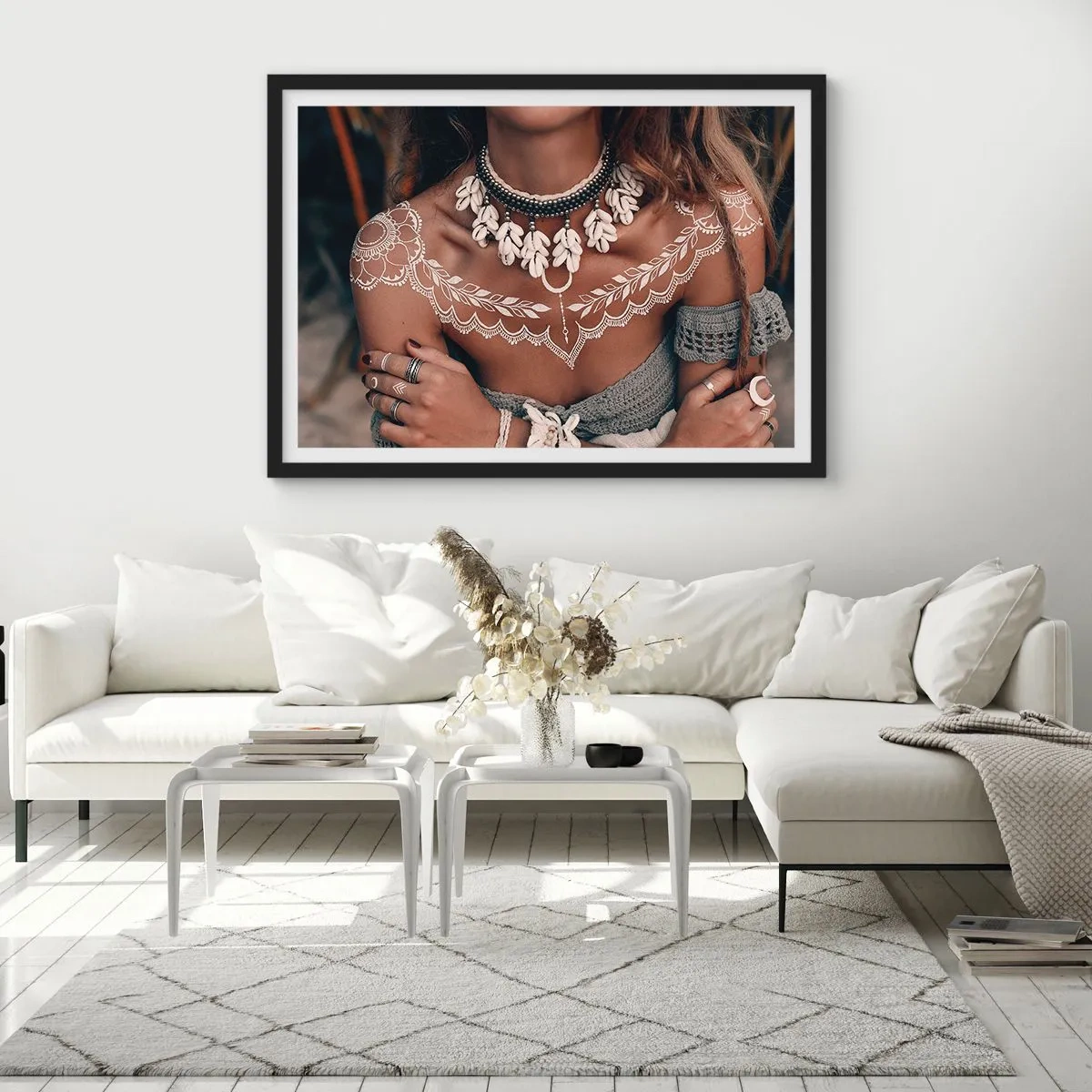 Poster în ramă neagră - Talismanele, ritualurile feminității - 70x50 cm
