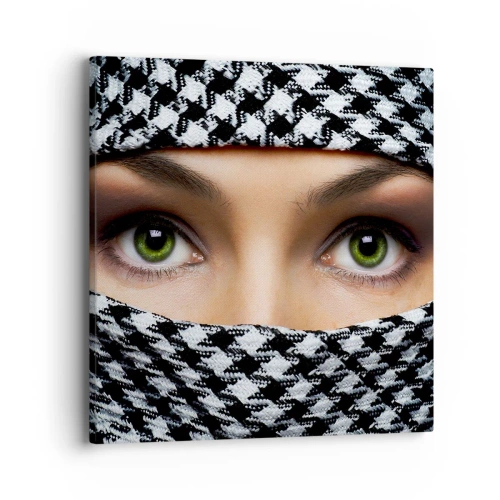 Tablou pe pânză - Un portret al unei frumuseți cu ochii verzi - 40x40 cm