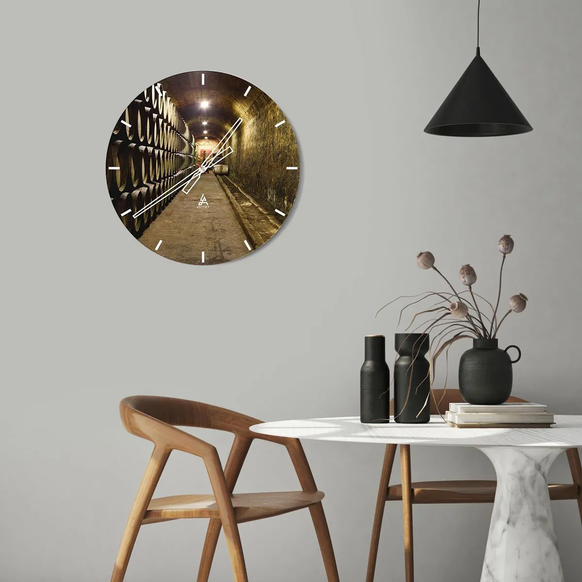 Ceas de perete - Ceas pe sticlă - Interiorul unei pivnițe cu butoaie de vin din lemn - 30x30cm - Este bine să te întinzi - Decorațiune modernă pentru perete pentru living, bucătărie și dormitor ARTTOR