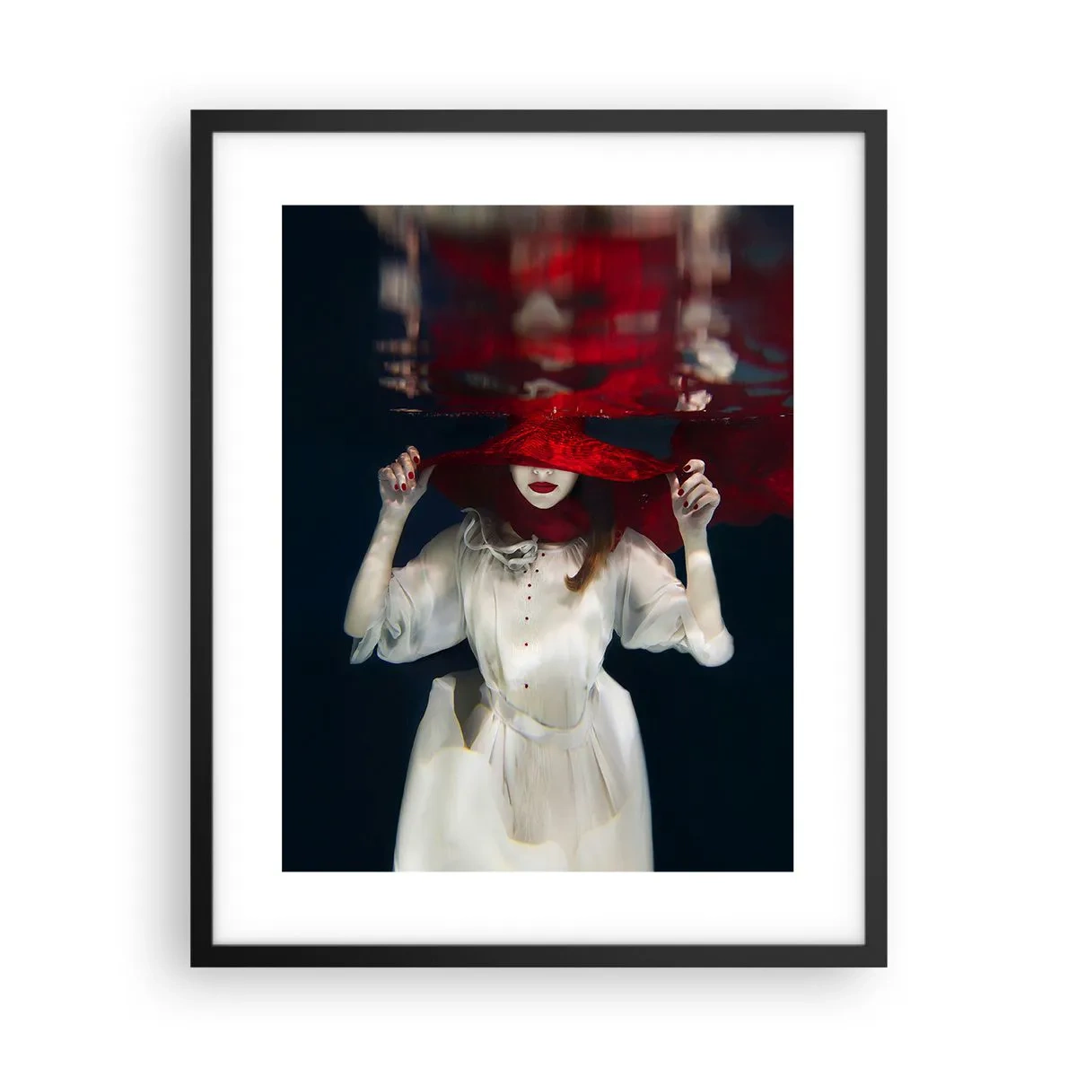 Poster în ramă neagră - Frumoasa fantomă - 40x50 cm