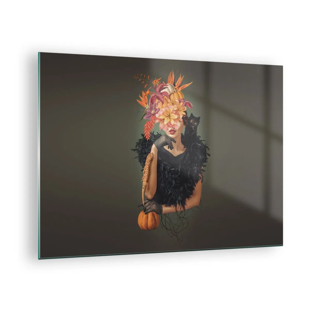 Tablou pe sticlă - Figură a unei femei în negru cu un dovleac, o pisică și un aranjament floral - 70x50cm - Magia vrăjitoarei - Decorațiune modernă pentru perete pentru living și dormitor ARTTOR