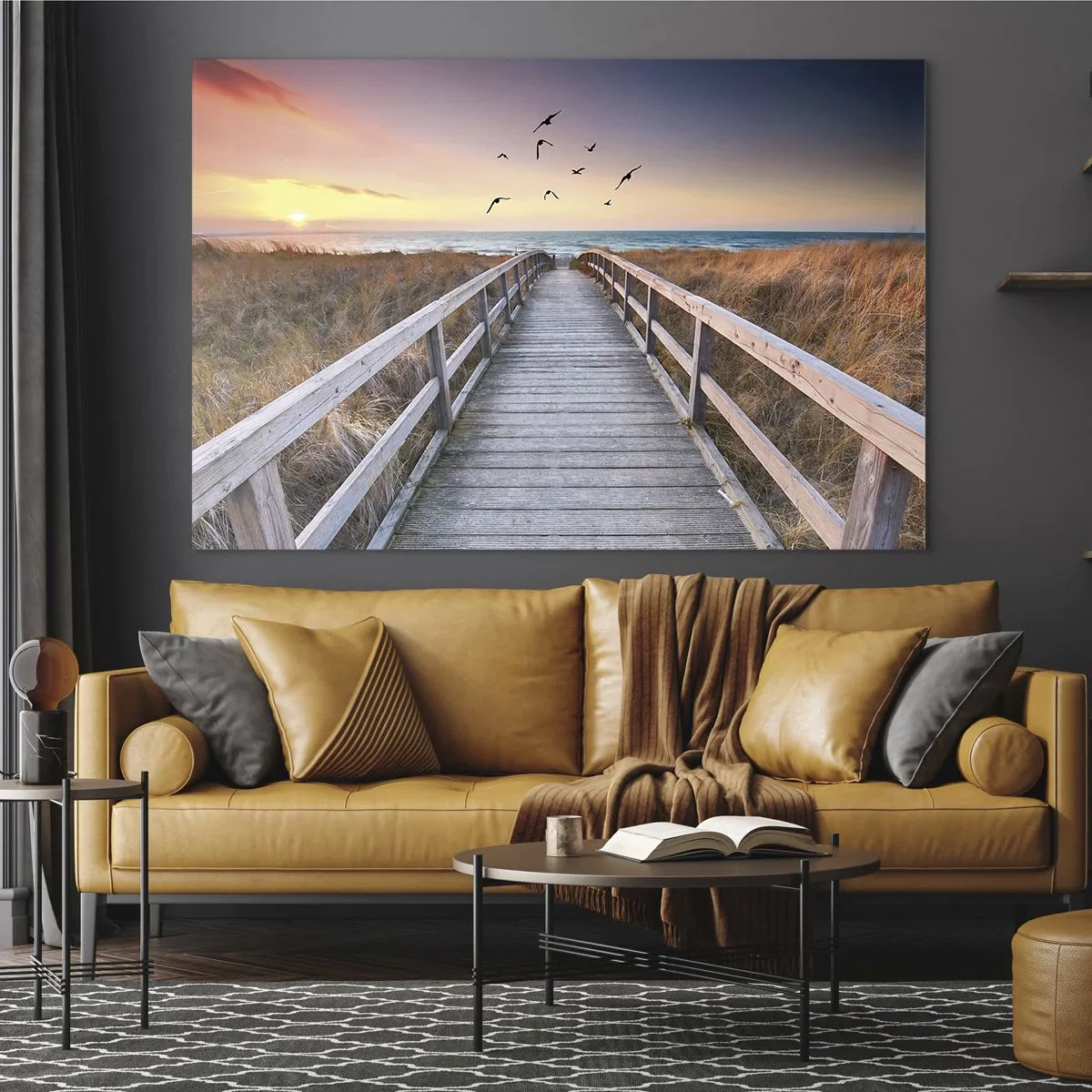 Tablou pe sticlă - O pasarelă de lemn peste dune care duce la plajă la apus - 70x50cm - Spațiul pentru a zbura - Decorațiune modernă pentru perete pentru living și dormitor ARTTOR