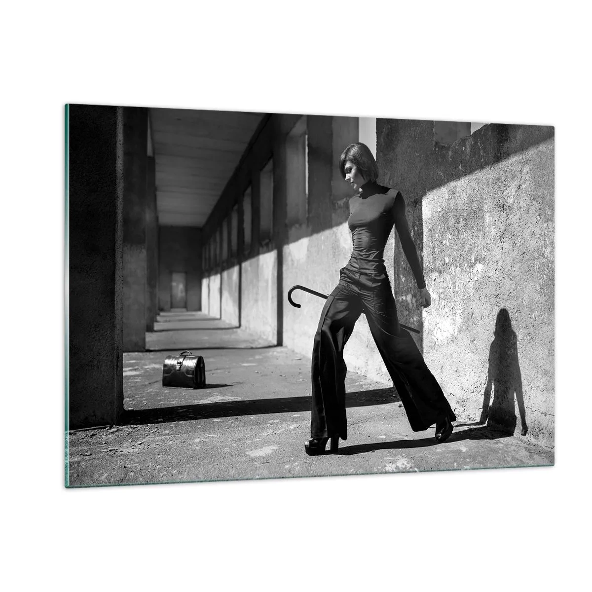 Tablou pe sticlă -  Eleganță urbană - 120x80 cm