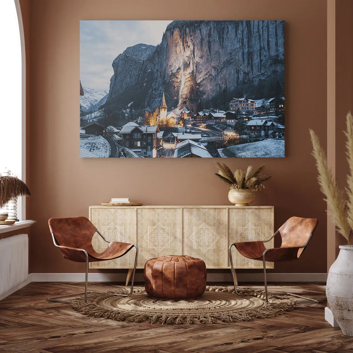 Tablou pe pânză Canvas - Un sat pitoresc de iarnă înconjurat de munți - 70x50cm - Spiritul luminos al iernii - Decorațiune modernă pentru perete pentru living și dormitor ARTTOR
