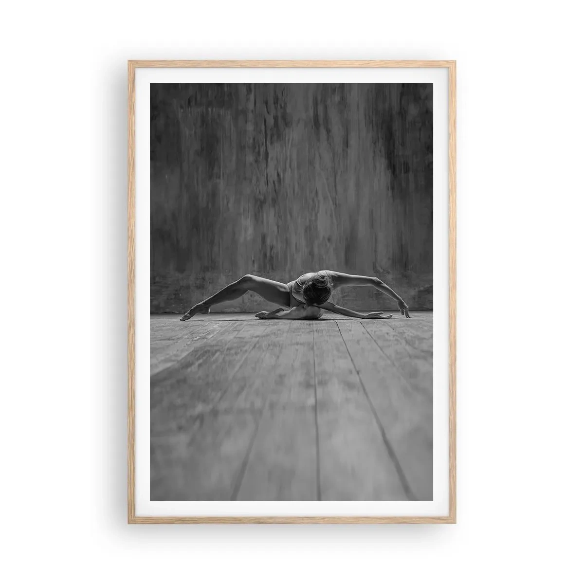 Poster în ramă de stejar deschis - Simetria găsită - 70x100 cm