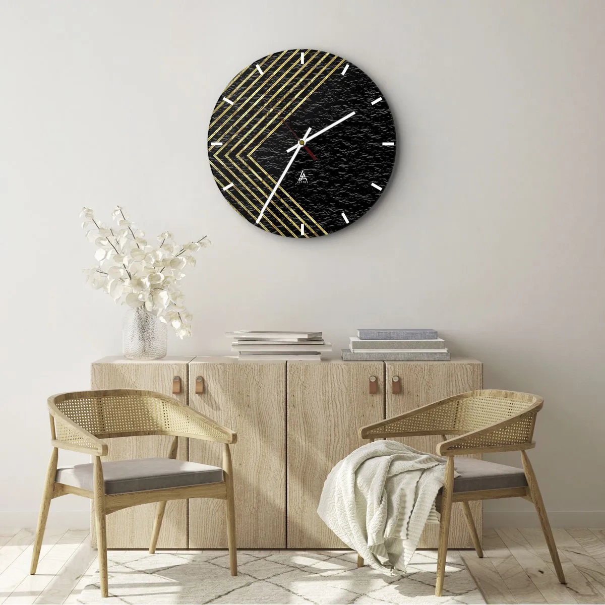 Ceas de perete - Ceas pe sticlă - Linii aurii care formează un romb pe un fundal negru - 30x30cm - Geometrie în stil glamour - Decorațiune modernă pentru perete pentru living, bucătărie și dormitor ARTTOR