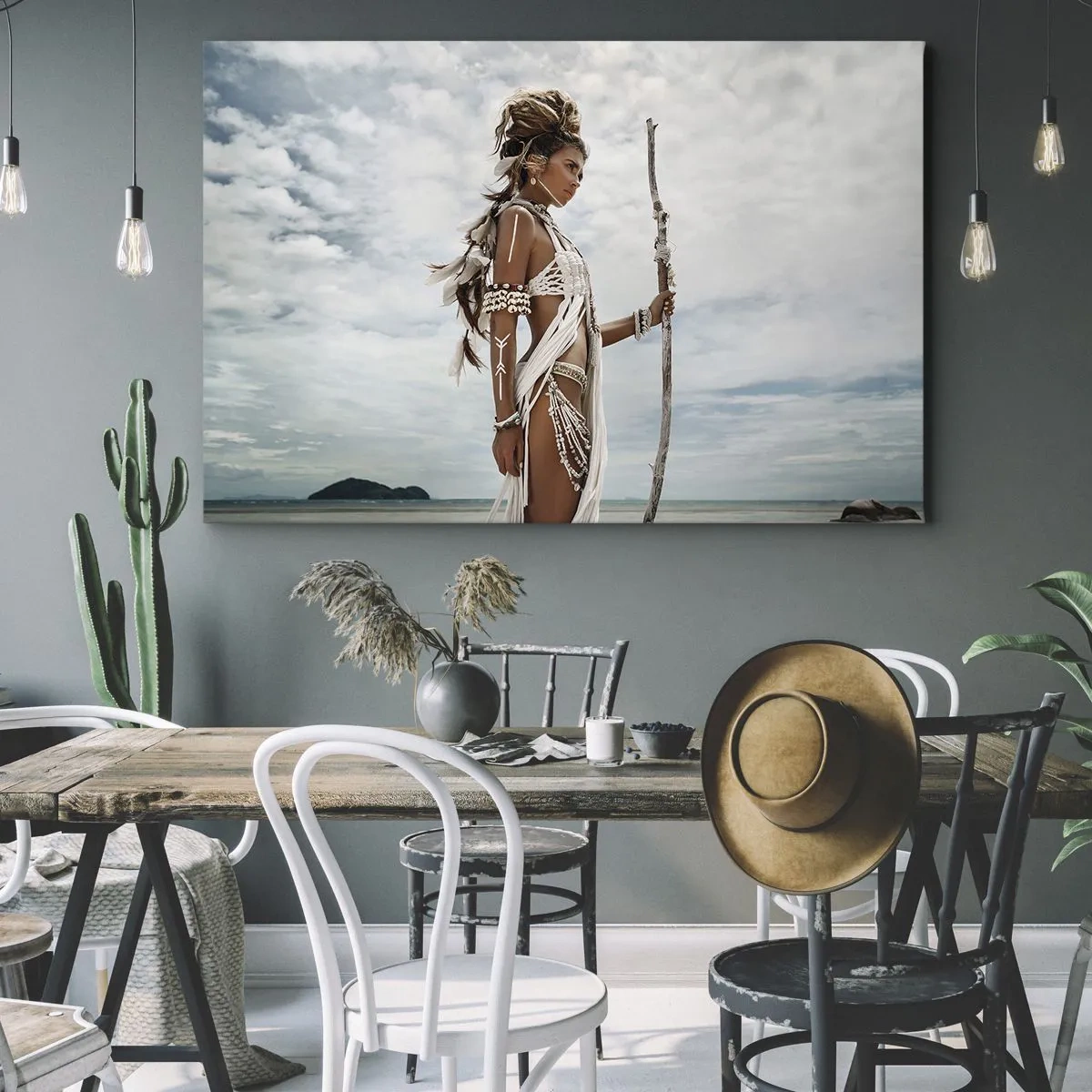 Tablou pe pânză Canvas - Femeie stilizată pe plajă cu ornamente etnice și un băț - 70x50cm - Regina tropicelor - Decorațiune modernă pentru perete pentru living și dormitor ARTTOR