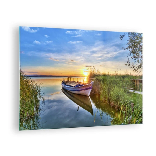 Tablou pe sticlă - O barcă ancorată pe malul unui lac la apus - 70x50cm - Golfulețul viselor împlinite - Decorațiune modernă pentru perete pentru living și dormitor ARTTOR