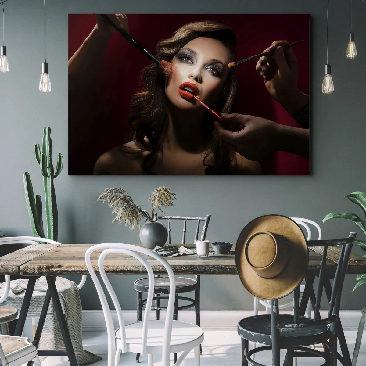 Tablou pe pânză Canvas - Portret elegant al unei femei care se machiază pe un fundal întunecat - 70x50cm - Frumoasă visătoare - Decorațiune modernă pentru perete pentru living și dormitor ARTTOR