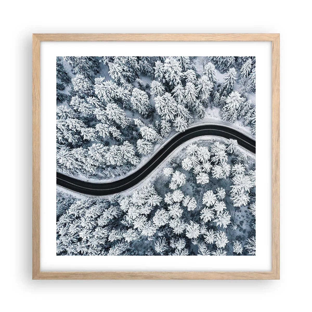 Poster în ramă de stejar deschis - Prin pădurea de iarnă - 50x50 cm