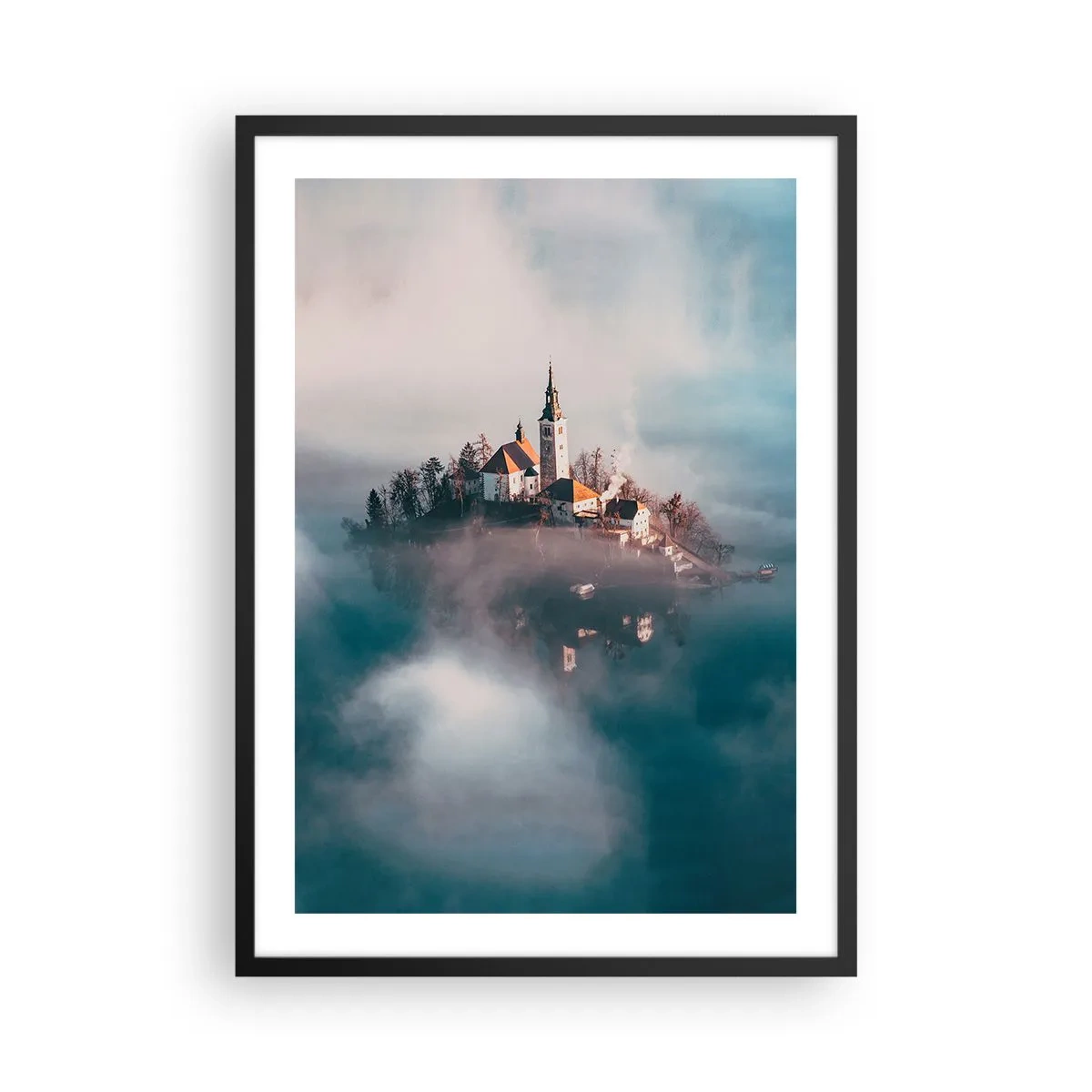 Poster în ramă neagră - O biserică pe o insulă înconjurată de ceață și apă - 50x70cm - Insula de vis - Decorațiune modernă pentru perete pentru living și dormitor ARTTOR