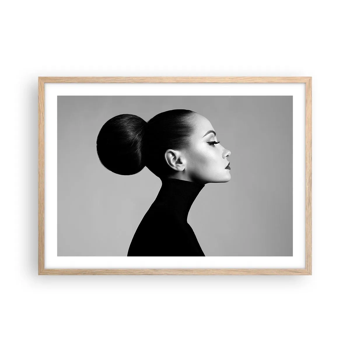 Poster în ramă de stejar deschis - Nefertiti contemporană - 70x50 cm