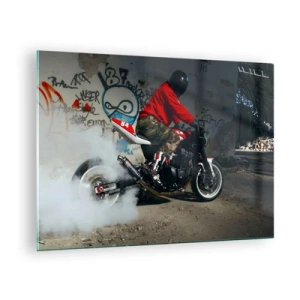 Tablou pe sticlă - Motociclist în acțiune într-un cadru industrial - 70x50cm - Gonește după mine! - Decorațiune modernă pentru perete pentru living și dormitor ARTTOR