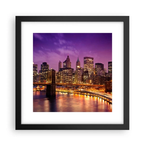 Poster în ramă neagră - Manhathannul mov-auriu - 30x30 cm