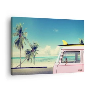 Tablou pe pânză Canvas - O dubă roz cu o placă de surf pe o plajă tropicală. - 70x50cm - Să înceapă vacanța - Decorațiune modernă pentru perete pentru living și dormitor ARTTOR