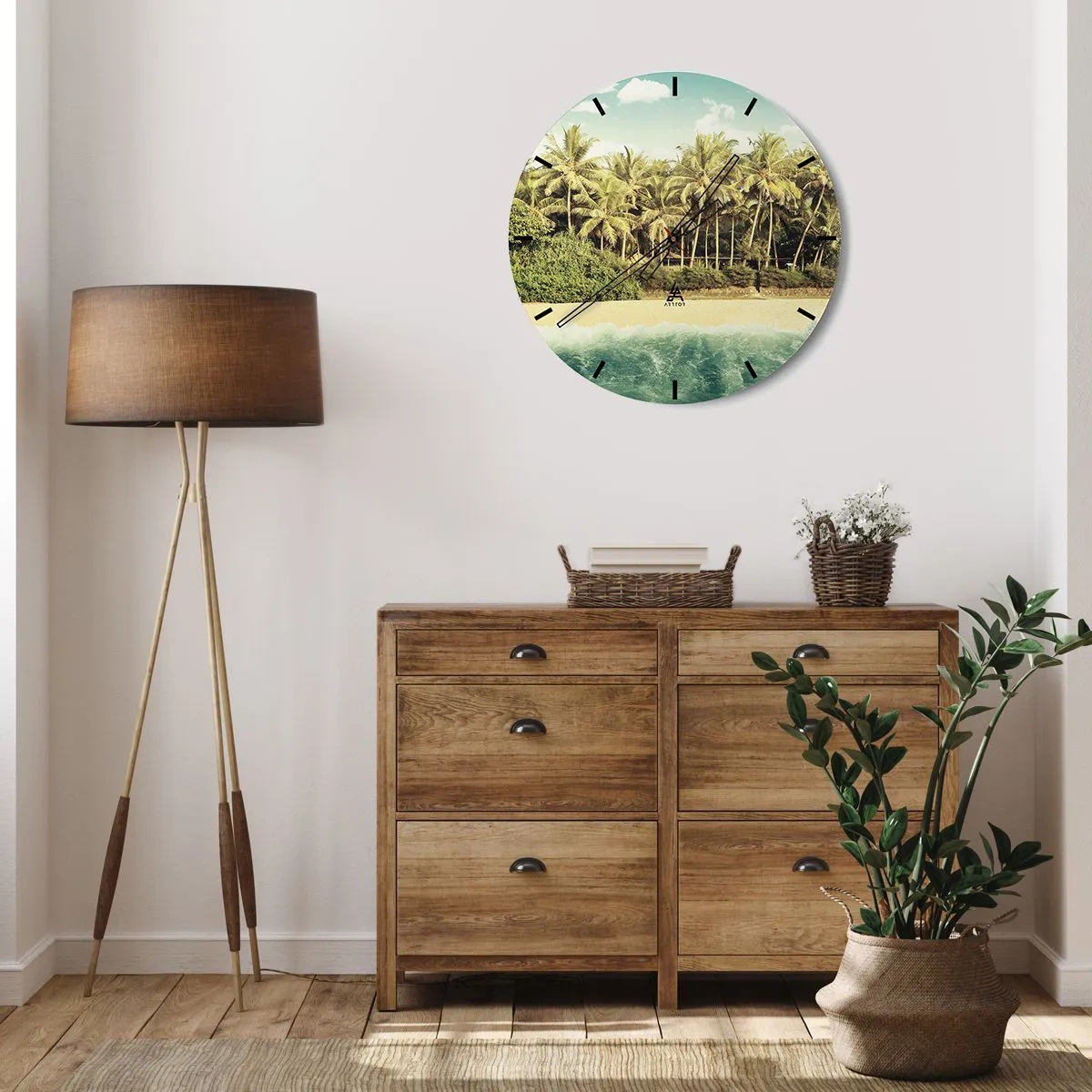 Ceas de perete - Ceas pe sticlă - O plajă cu palmieri și o mare turcoaz în fundal - 30x30cm - Ce zici de aici? - Decorațiune modernă pentru perete pentru living, bucătărie și dormitor ARTTOR