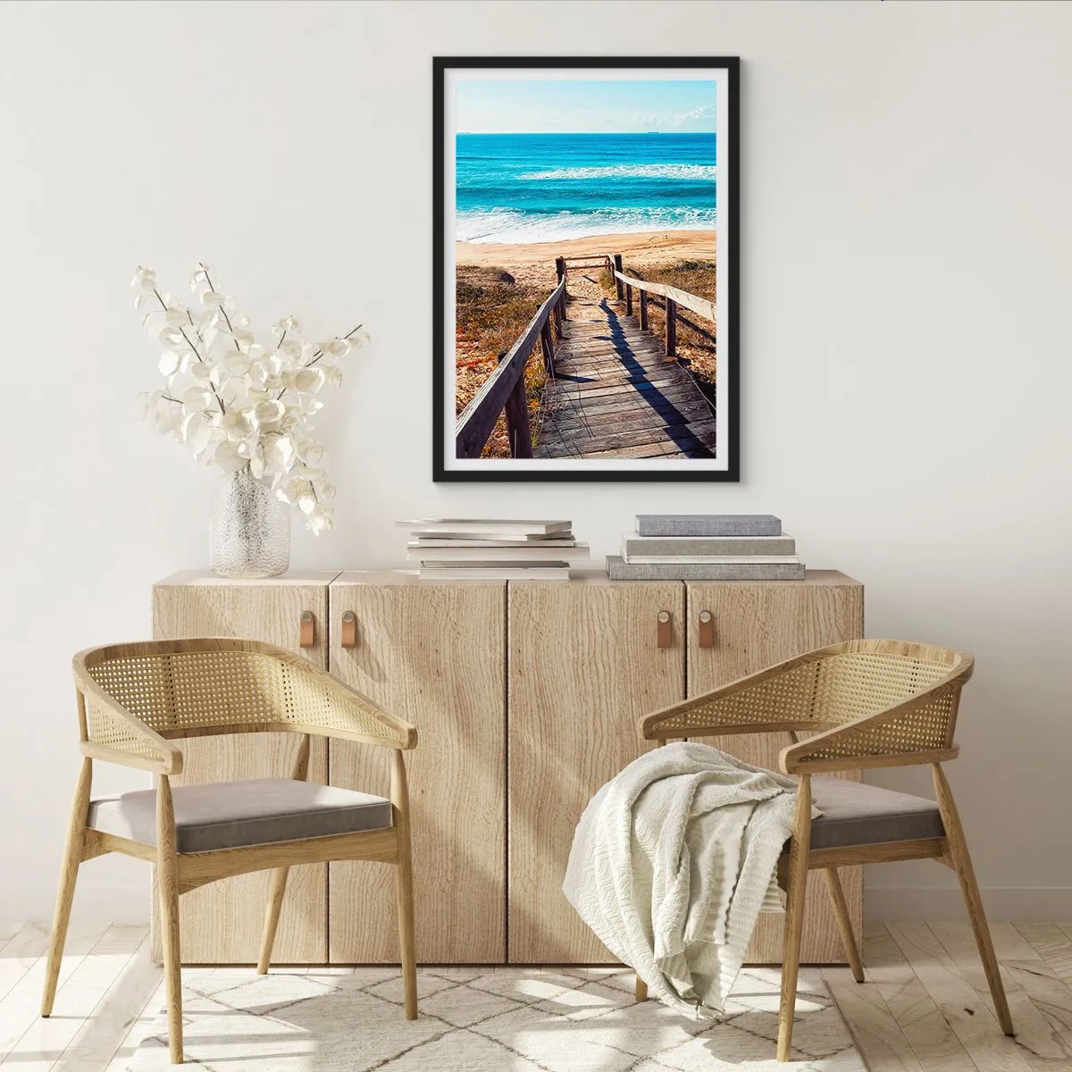 Poster în ramă neagră - Drum de lemn care duce la plajă cu vedere la mare - 50x70cm - Aleargă! - Decorațiune modernă pentru perete pentru living și dormitor ARTTOR