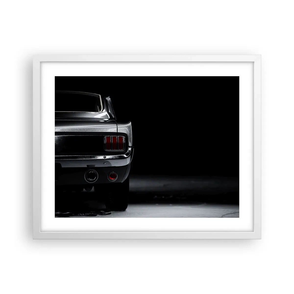 Poster în ramă albă - Farmecul clasicului - 50x40 cm