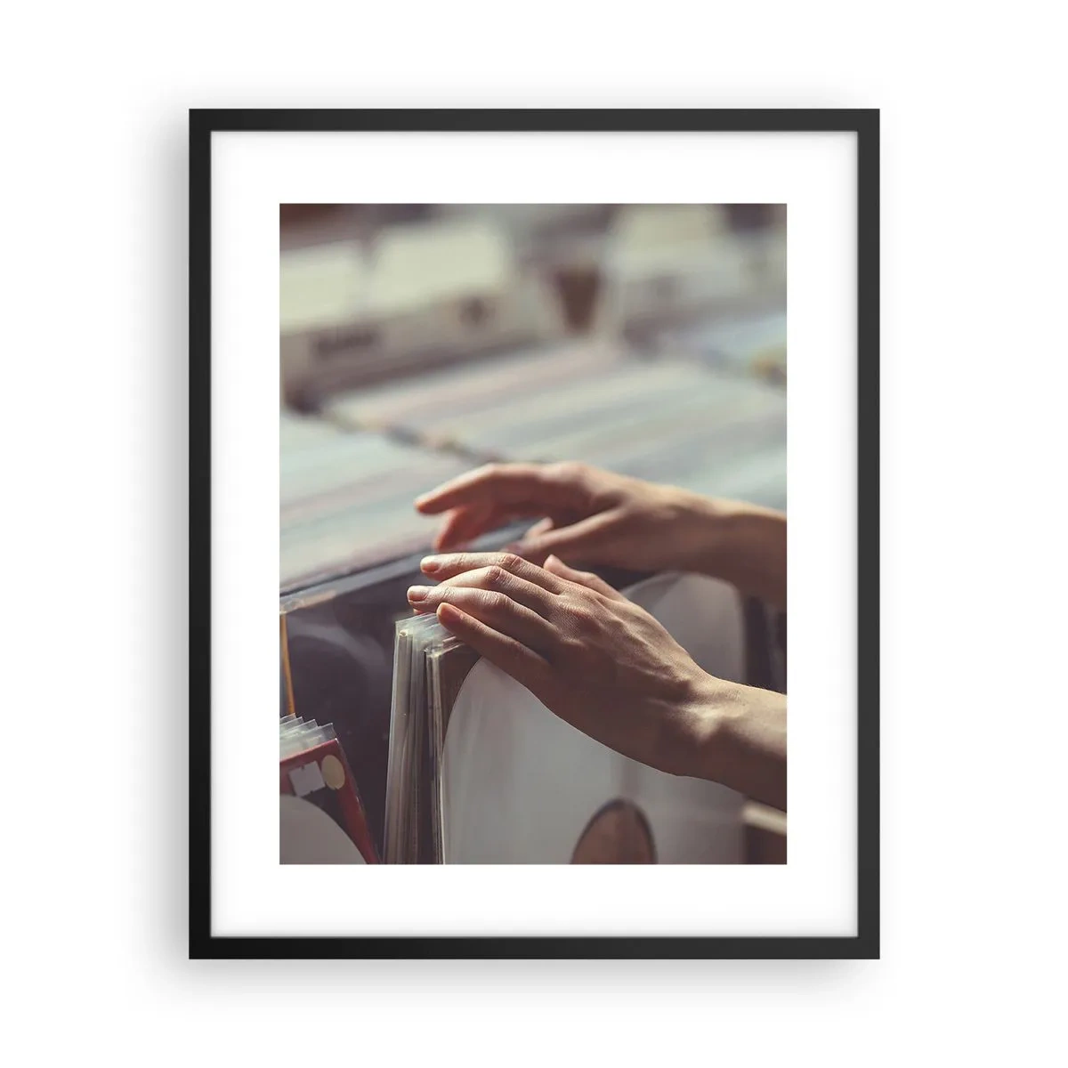 Poster în ramă neagră - În căutarea emoției - 40x50 cm