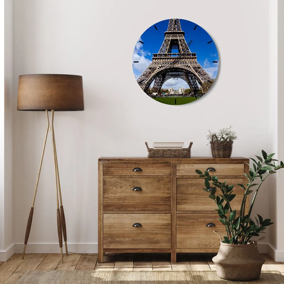 Ceas de perete - Ceas pe sticlă - Turnul Eiffel pe fundalul unui cer albastru - 30x30cm - Întregul Paris la picioarele ei - Decorațiune modernă pentru perete pentru living, bucătărie și dormitor ARTTOR