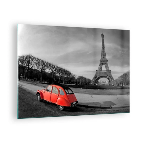 Tablou pe sticlă - O mașină roșie cu Turnul Eiffel în fundal într-un cadru alb-negru - 70x50cm - Mai pariziană decât Parisul însuși - Decorațiune modernă pentru perete pentru living și dormitor ARTTOR
