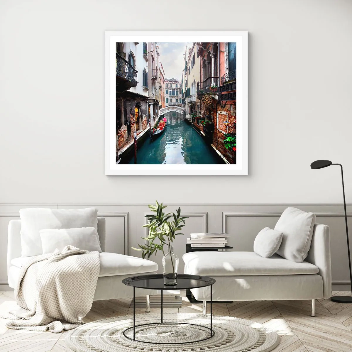 Poster în ramă albă - Peisaj venețian cu gondolă și pod - 40x40 cm