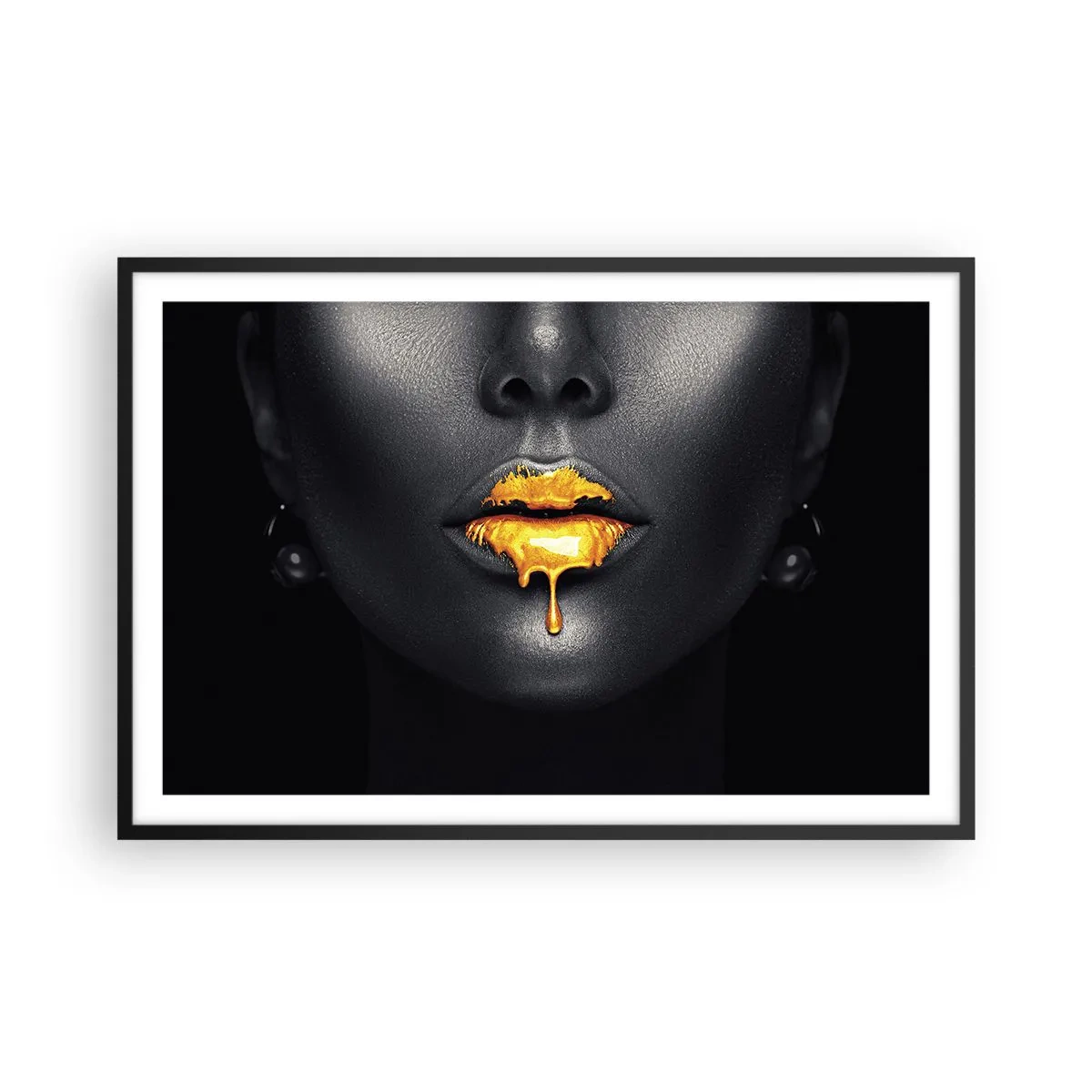 Poster în ramă neagră - Buzele de aur - 91x61 cm
