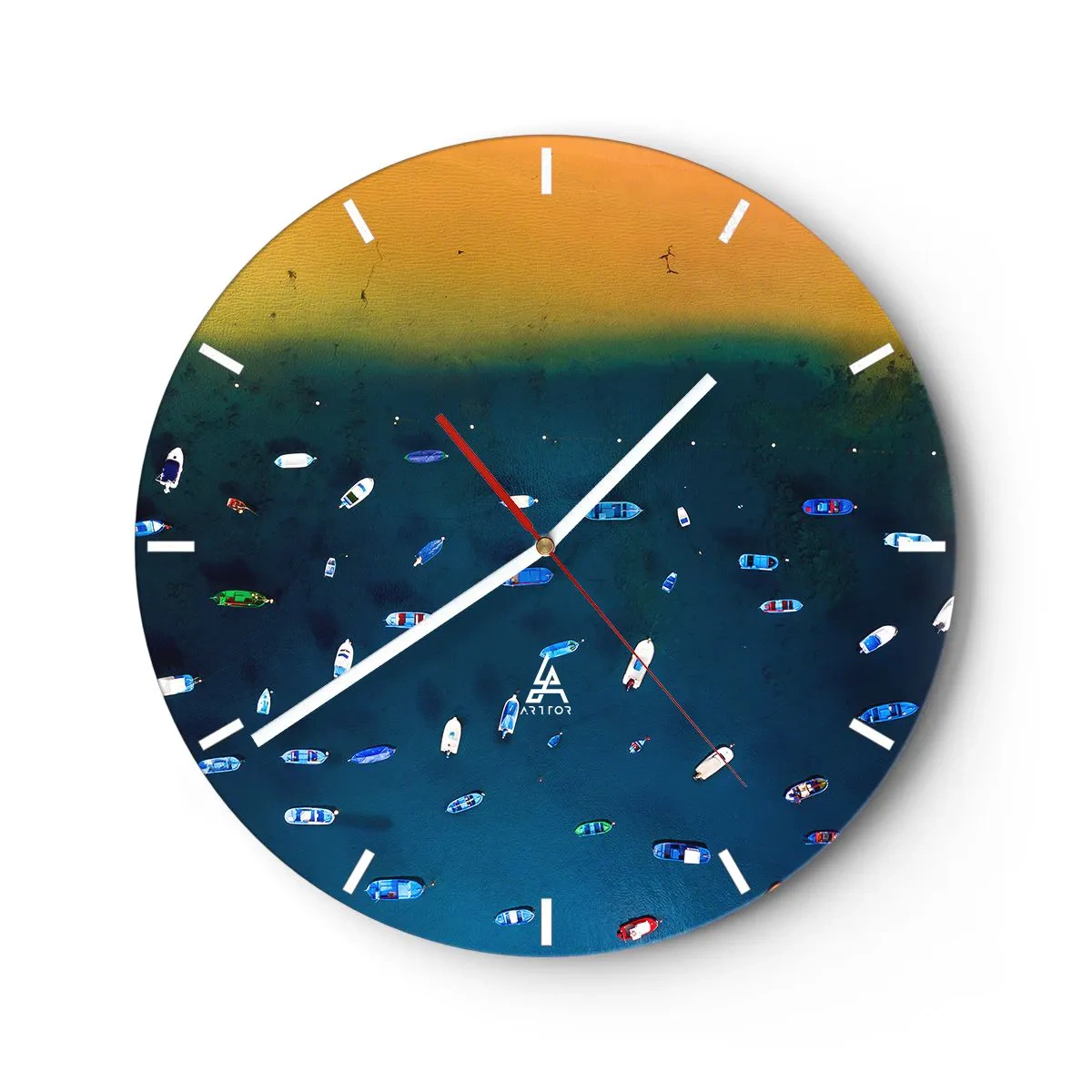 Ceas de perete - Ceas pe sticlă - Vedere aeriană a bărcilor pe apa albastru închis - 30x30cm - Joc de vacanță - Decorațiune modernă pentru perete pentru living, bucătărie și dormitor ARTTOR