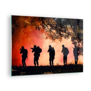 Tablou pe sticlă - Un grup de soldați mărșăluind pe fundalul unei păduri în flăcări. - 70x50cm - ...Toți pentru unul. - Decorațiune modernă pentru perete pentru living și dormitor ARTTOR