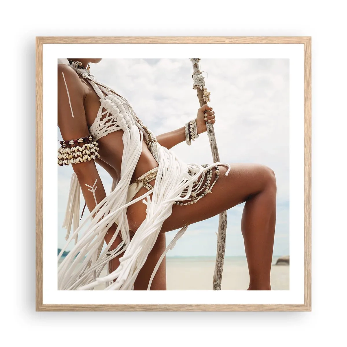 Poster în ramă de stejar deschis - Preoteasa Soarelui - 60x60 cm