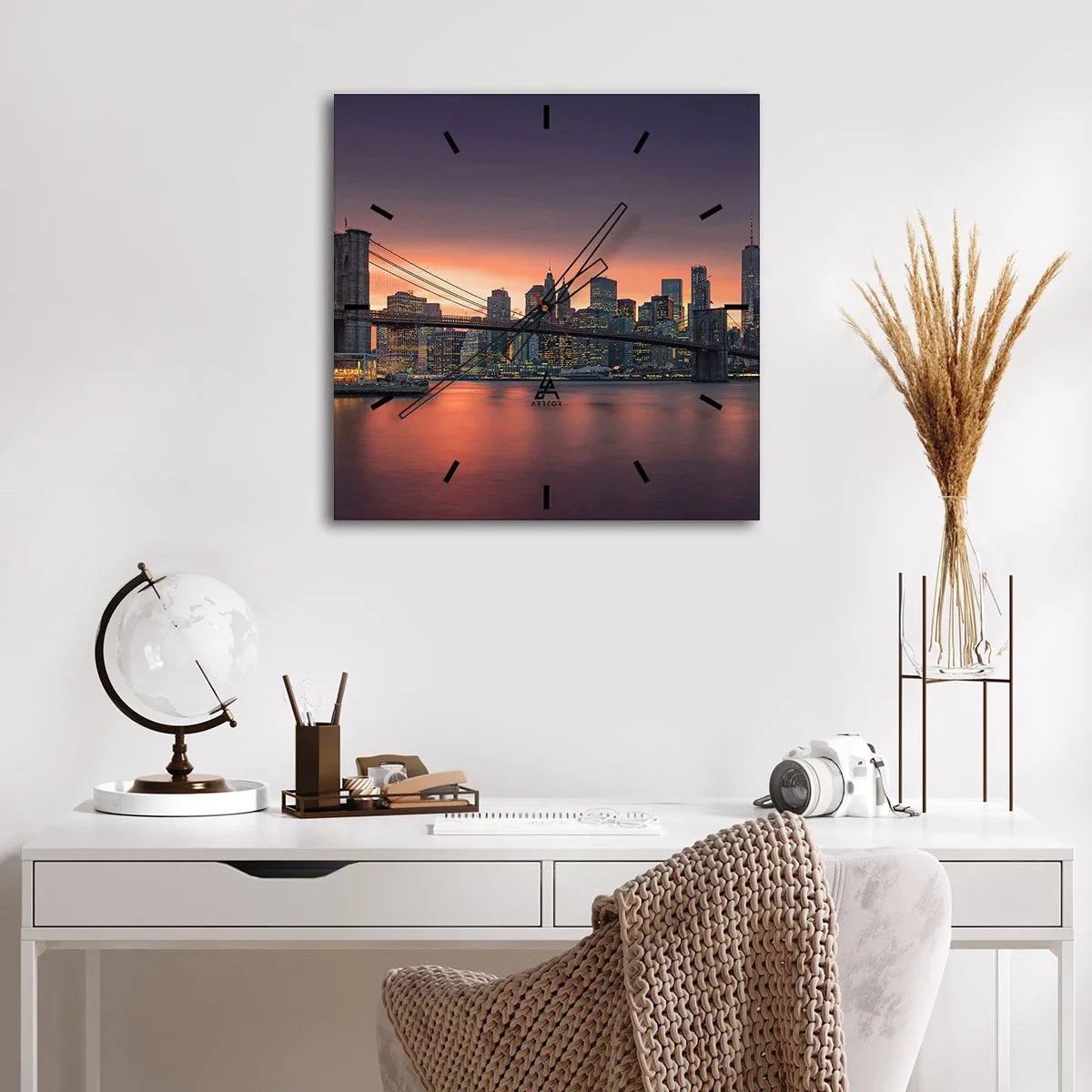 Ceas de perete - Ceas pe sticlă - Scufundate în tăcerea liliachie - 30x30 cm