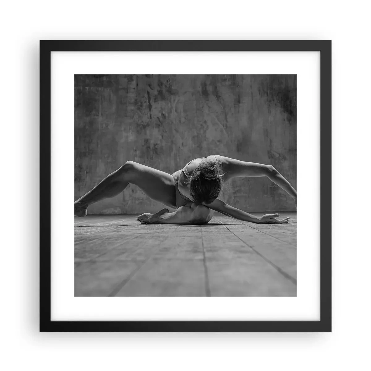 Poster în ramă neagră - Simetria găsită - 40x40 cm