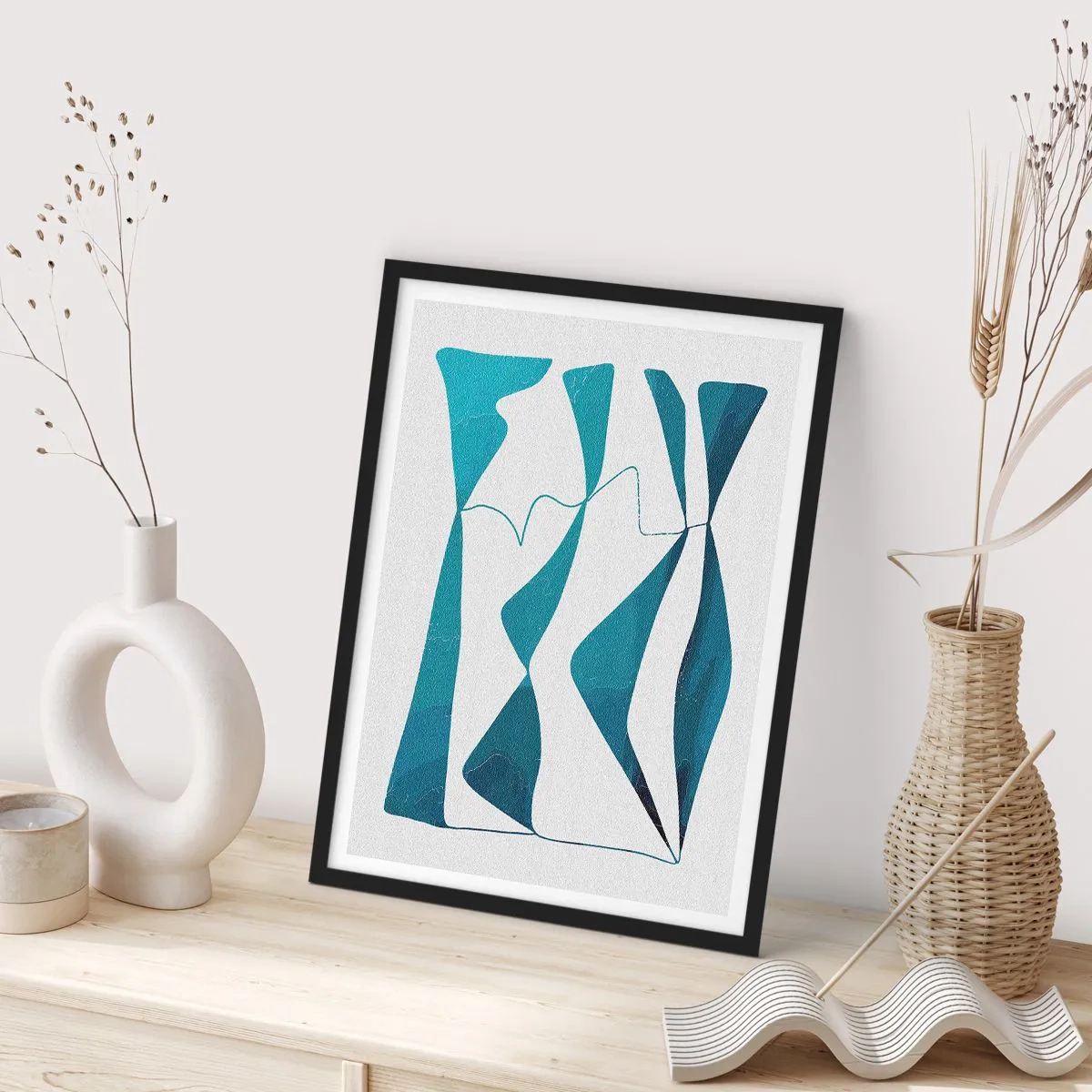 Poster în ramă neagră - O compoziție abstractă în nuanțe de albastru cu linii dinamice. - 50x70cm - Abstracție: relație turcoaz - Decorațiune modernă pentru perete pentru living și dormitor ARTTOR