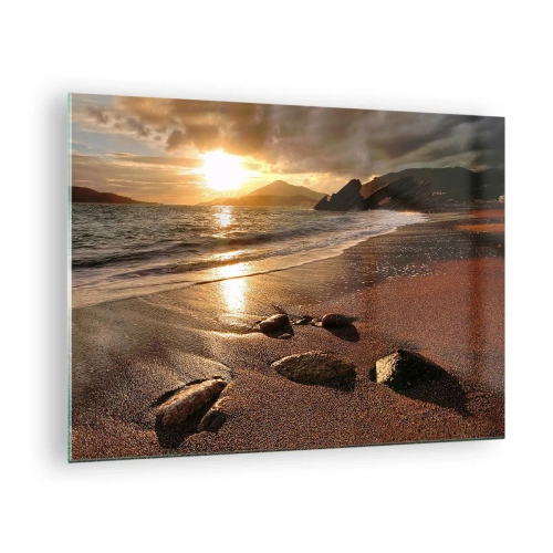 Tablou pe sticlă - Apus de soare peste o plajă stâncoasă și dealuri - 70x50cm - Urmează soarele spre dealuri - Decorațiune modernă pentru perete pentru living și dormitor ARTTOR