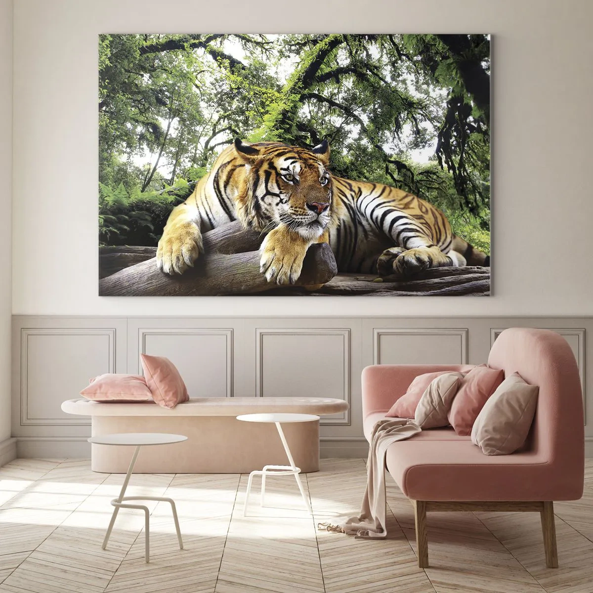 Tablou pe sticlă - Un tigru care se odihnește într-o pădure tropicală verde - 70x50cm - Cu respect - Decorațiune modernă pentru perete pentru living și dormitor ARTTOR
