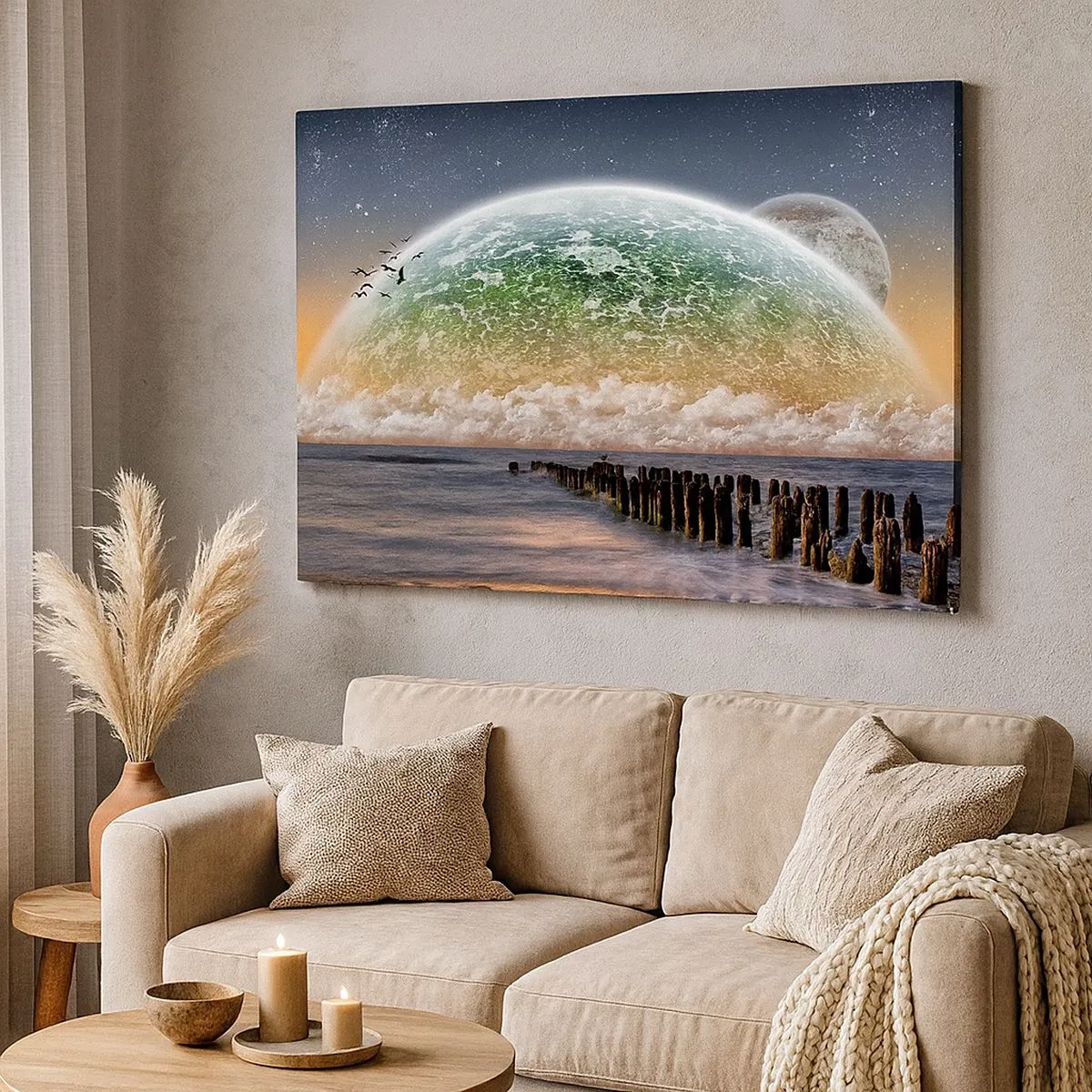 Tablou pe pânză Canvas - Un peisaj fantastic cu o planetă mare deasupra mării și un dig de lemn. - 70x50cm - Și lumea a ieșit din apă - Decorațiune modernă pentru perete pentru living și dormitor ARTTOR