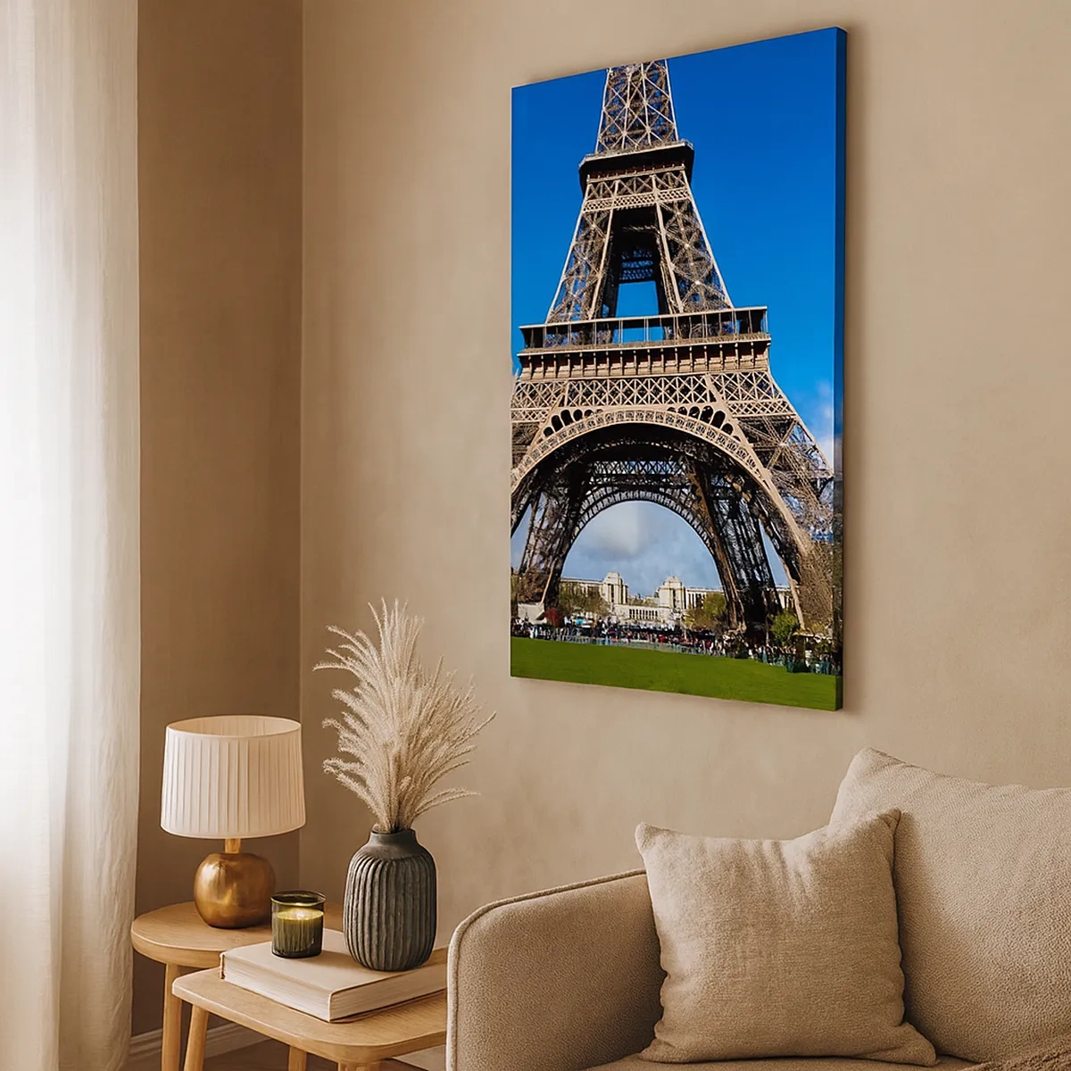 Tablou pe pânză - Întregul Paris la picioarele ei - 50x70 cm