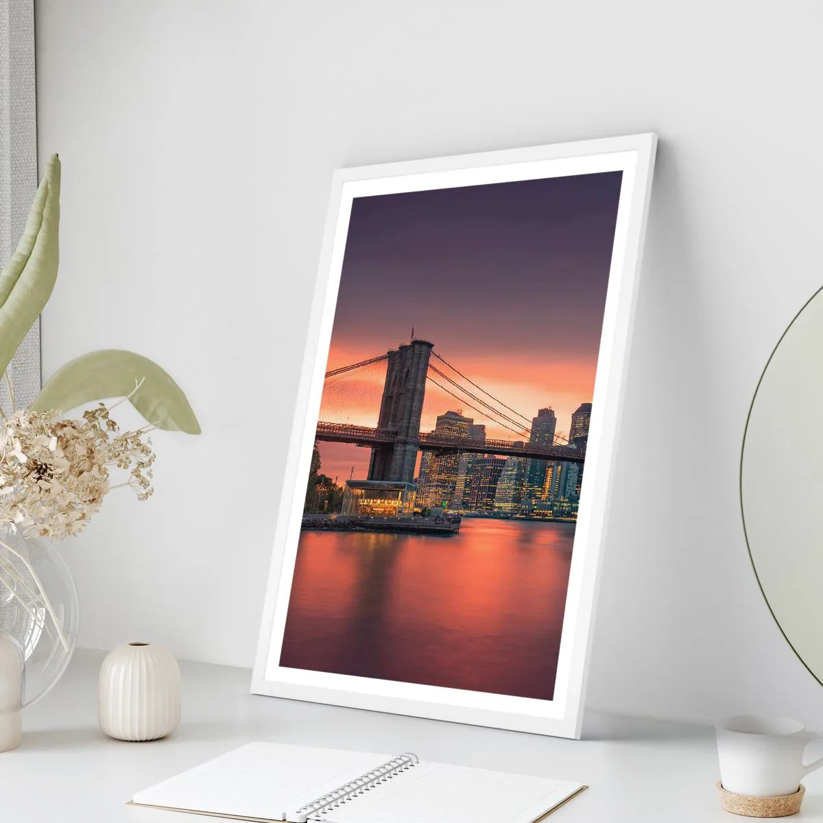 Poster în ramă albă - Scufundate în tăcerea liliachie - 40x50 cm