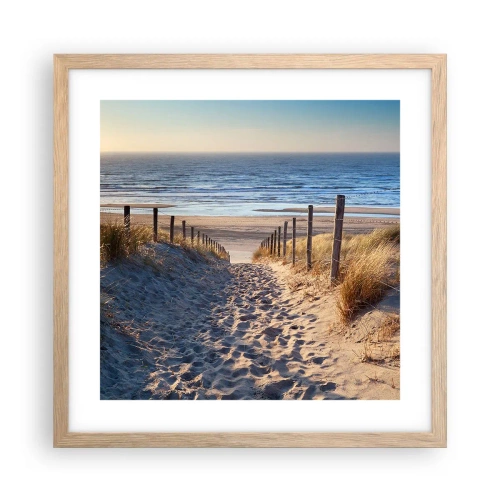 Poster în ramă de stejar deschis - Zumzet de mare, o plajă sălbatică printre ierburi... - 40x40 cm